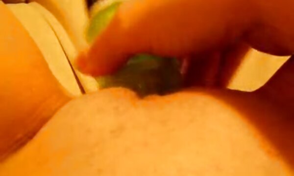 نه زیباترین بازیگر زن نیکی خروس عکس سکسی نوک پستان