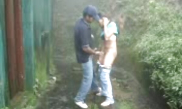 آنها لباسهای خود را شکنجه می عکس سینهای سکسی کنند