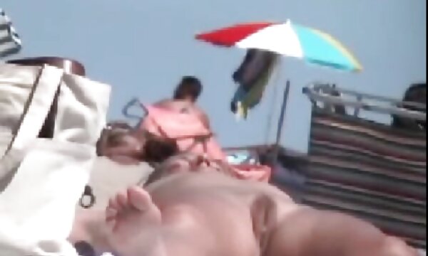 بازی پوره Niffo عکسهای سینه سکسی Devine Tuffy