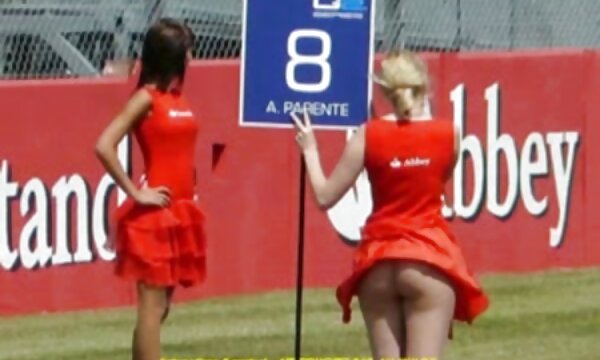 اولگا تنها در ساحل است عکس متحرک سکسی سینه