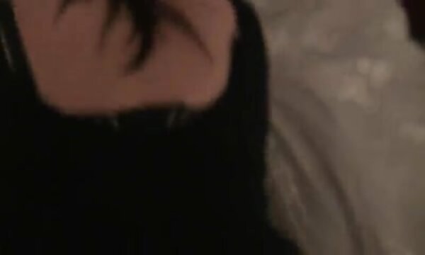 آنها یک فیلم گروهی را از عکسهای سینه سکسی اولین ضربه فیلمبرداری کردند بدون اینکه توجهشان را به سمت خود جلب کنند