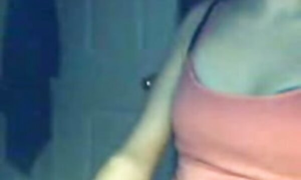 لعنتی زیبا با عکسهای سینه سکسی یک دختر در لباس زیر زیبا