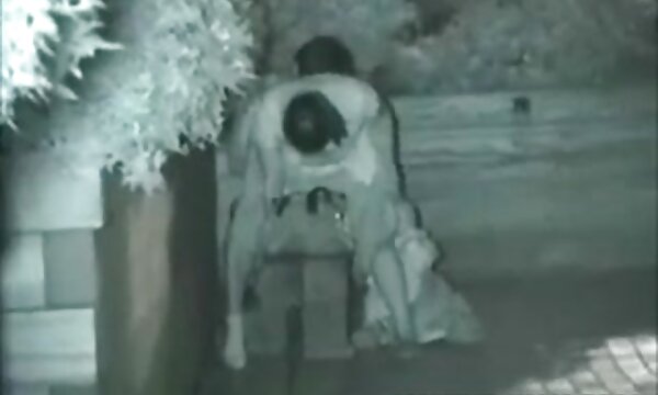 سه برابر عکس سکسی خوردن ممه روی تخت