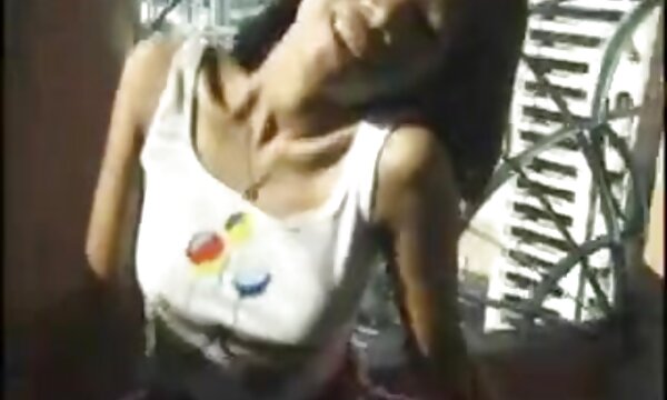 فقط عیاشی عکس سکسی خوردن پستان دیوانه