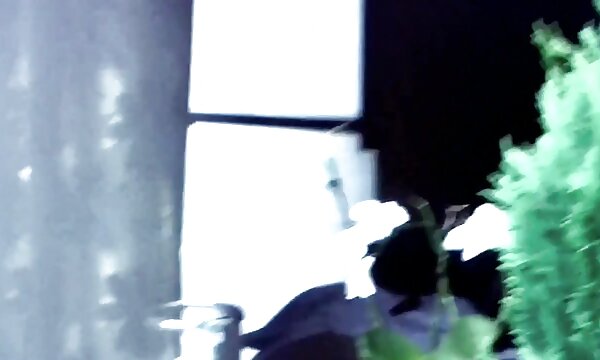 آلمانی نافذ عاشق لعنتی تصاویر سینه سکسی به سبک سگ کوچولو است