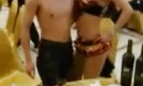 مارینا در دهانش گرفت عکس سکس لای سینه