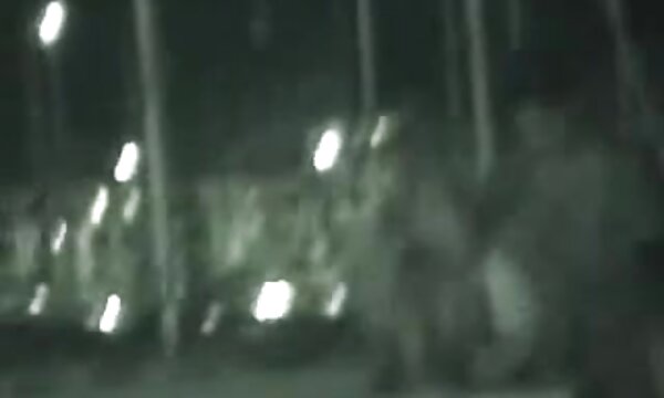 چکش عروسک در عکس های سینه های سکسی همان زمان