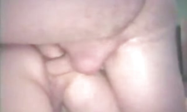 ایوان ، Ballerina عکس متحرک سکسی سینه با دو سینه کوچک ، مربی خود را اذیت می کند