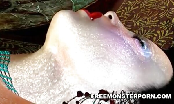 به دعوت یک فرد بزرگسال الکسیس فاکس به اتاق خواب عکس های سکسی ممه ریخت