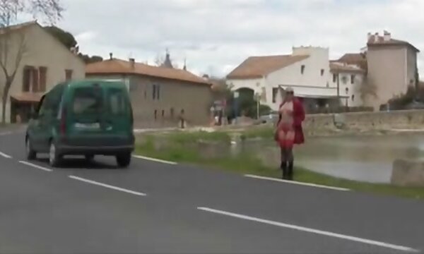 لگی عکس سکسی زنان پستان بزرگ تیفانی تایلر و همسایگان دوجنسگرا باند باند می زنند