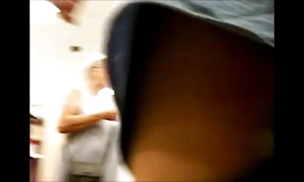 مشتری روی مبل قرار گرفت عکس های سکسی سینه