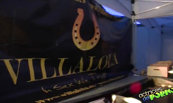 شوهر همسر خود عکس متحرک سکسی سینه را تقلید می کند