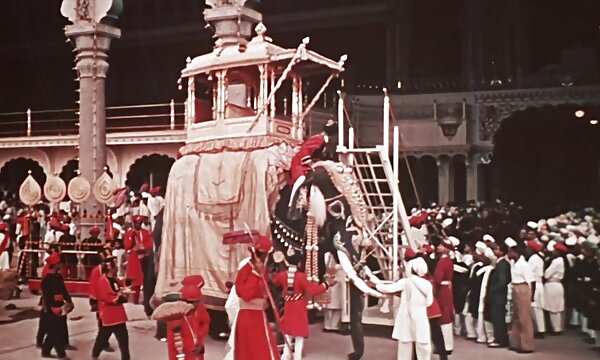 عاشق را با رابطه جنسی لذت بخش تحریک می کند. عکس سکس سینه های بزرگ