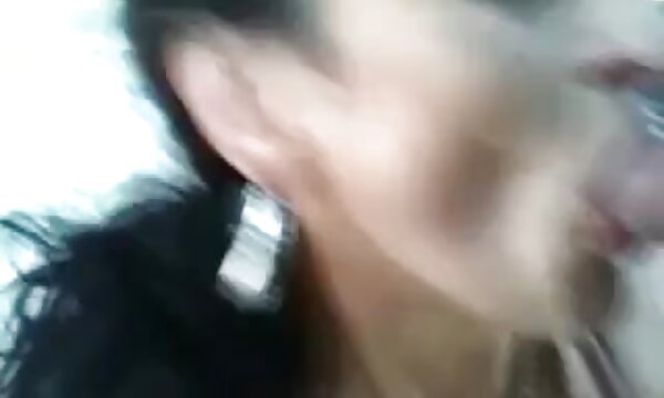 دلقک لنا عكس سكسي سينه با مردی بیش از حد مودار است