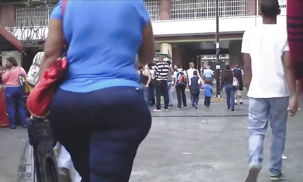 رابطه جنسی با مهماندار در عکس سکسی زنان سینه گنده استخر