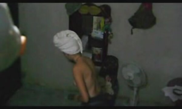 من روی عكس سكسي سينه یک خروس بزرگ نشستم