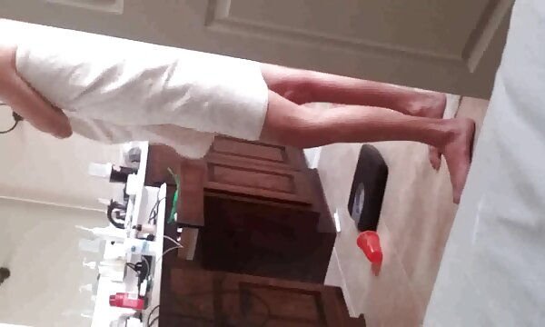 مارکوس سوخته و مورد عكس سينه سكسي تحریک معشوقه جینا قرار گرفت