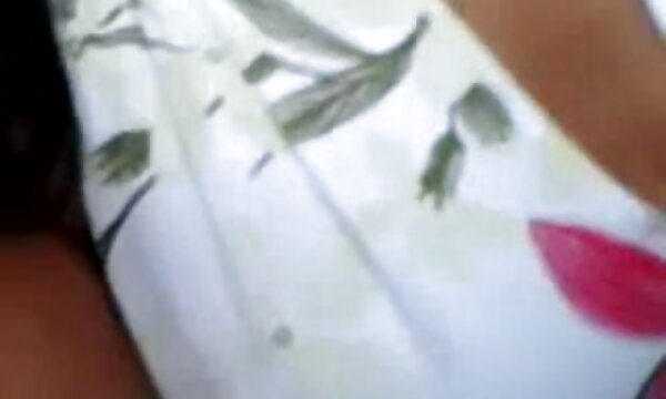 عشق به عکس های سکسی از سینه مکش