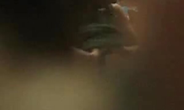 جوجه کس را عکس سکسی سینه بزرگ نشان می دهد