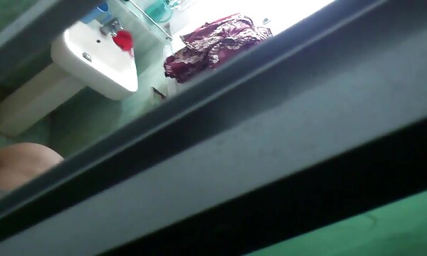 من تصمیم عکس سکسی ممه گرفتم که حق ثبت اختراع را بفروشم