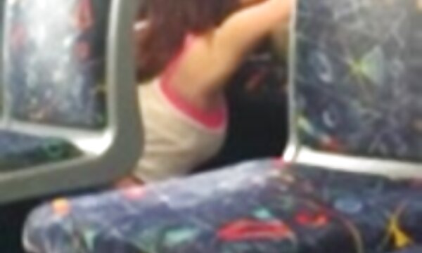 همه در حالی که به دوربین نگاه می عکس های سکسی ممه کنند