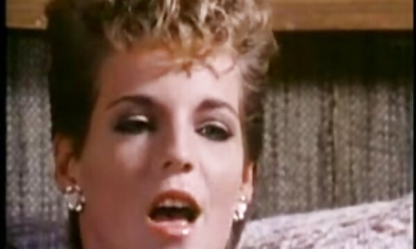 لعنتی عکسهای سینه سکسی در استودیو