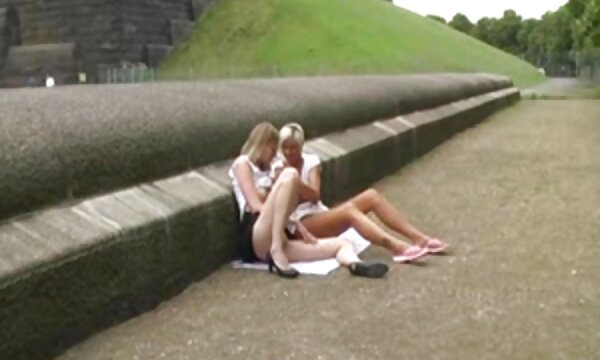 پاهای عکس سکسی سینه بزرگ لزبین