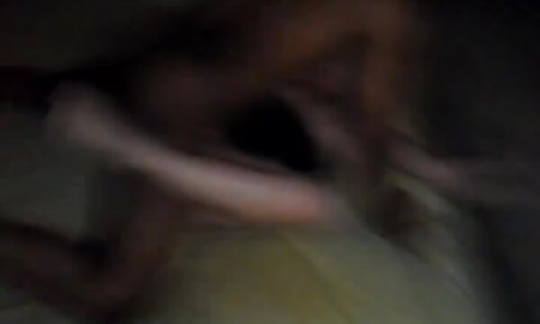 یک تکنسین ماسک عکس سکسی پستان های مشکی را معرفی می کند