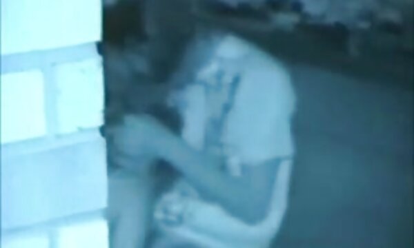 Kralu در مقعد عکس کیر لای پستان می چرخد