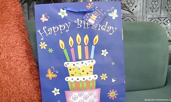 یک دانشجوی جوان پاپ کنید عکس سکسی زنان پستان بزرگ