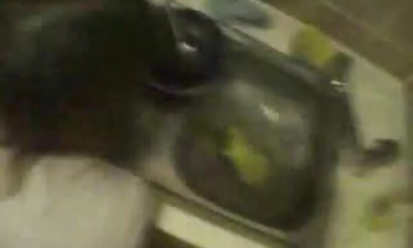 پسر عکس سکسي سينه زن را اغوا کرد