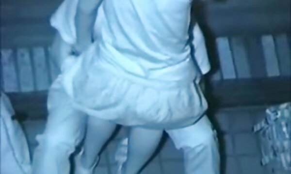 شکلات دایا عکس کیر لای پستان نایت روی یک مرد سفیدپوست غرق شد