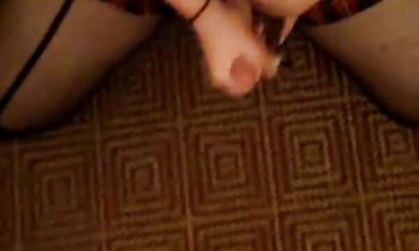 دستی عکس سکسی پستان زنان در حیاط عوضی جوان