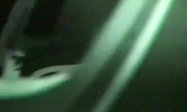 Busty ورزش عکس سینه سکسی زن