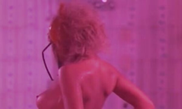 جانی الاغ بزرگ آلیسون تایلر را غافلگیر عکس سکسی فقط سینه کرد