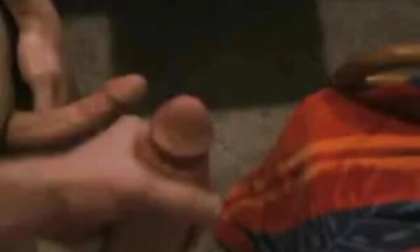 دانشجو با زن برزیلی عکس سینه دختر سکسی تماس می گیرد