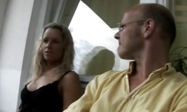 انگشتان عکس سکسی سینه و کس را با ضربت به داخل سینه وارد کنید