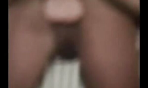 بزرگسال یک جوان را نوازش می عکس پستان سکسی کند