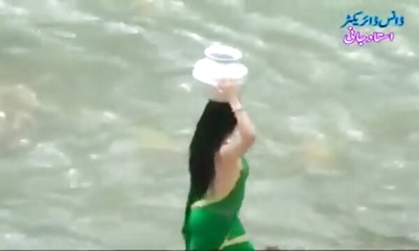 داشا لباس عکس متحرک سکسی سینه را پاره کرد