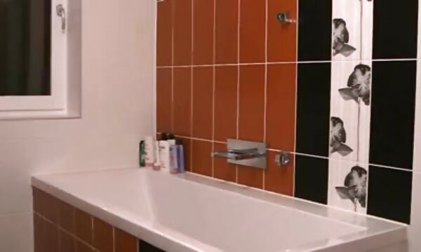 Masseur Day به شدت با عکس سکسی خوردن سینه زیبایی های آگوست ایمز و اوما جولی تنظیم می شود