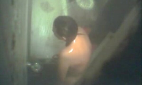 دستکش عکس سکسی پستان زنان تمیز کننده دستکش Canela روی خروس celibate نشسته است